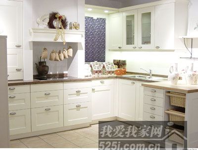 怎样清理厨房油污小妙招 51c2d19f65689e955a00c40c.jpg