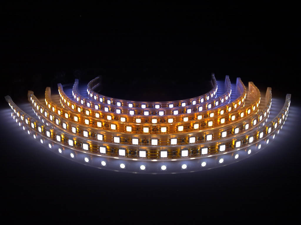 灯的瓦数都有多少 5403dede160ba0d3748b456b.jpg