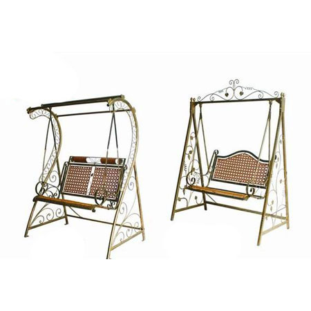 秋千椅的划分:按材质来划分,秋千椅分金属秋千椅和藤制秋千椅.