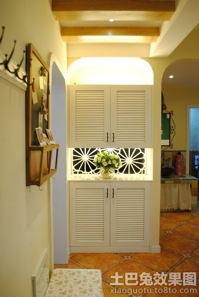 入户鞋柜隔断效果图 53c74e5e1522da7f2b02880e.jpg