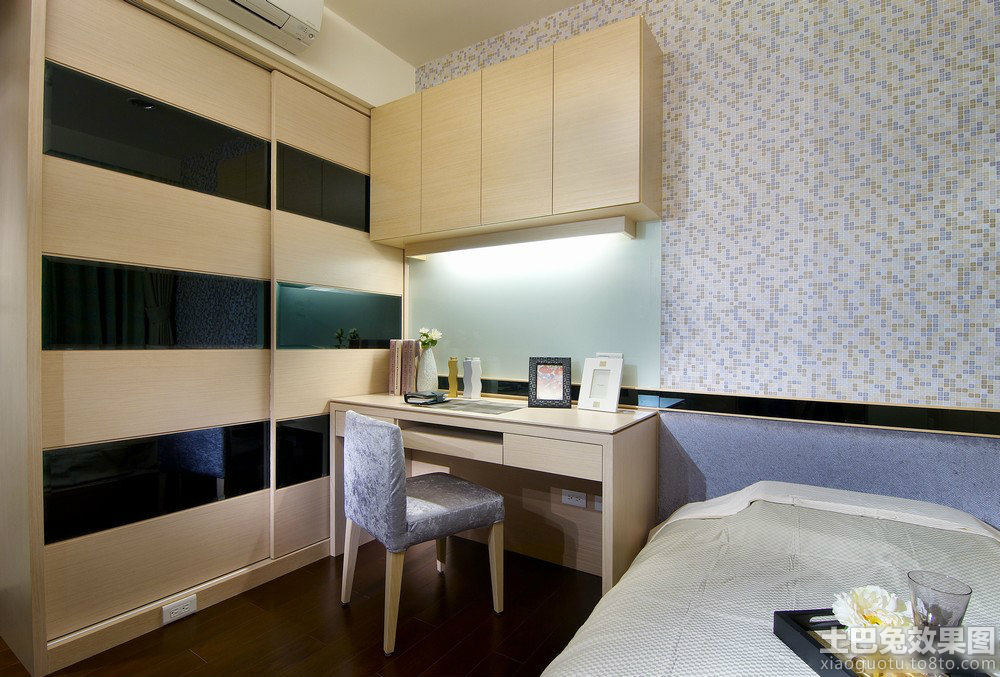 小房间衣柜效果图 53c880be1522da7f2b055205.jpg