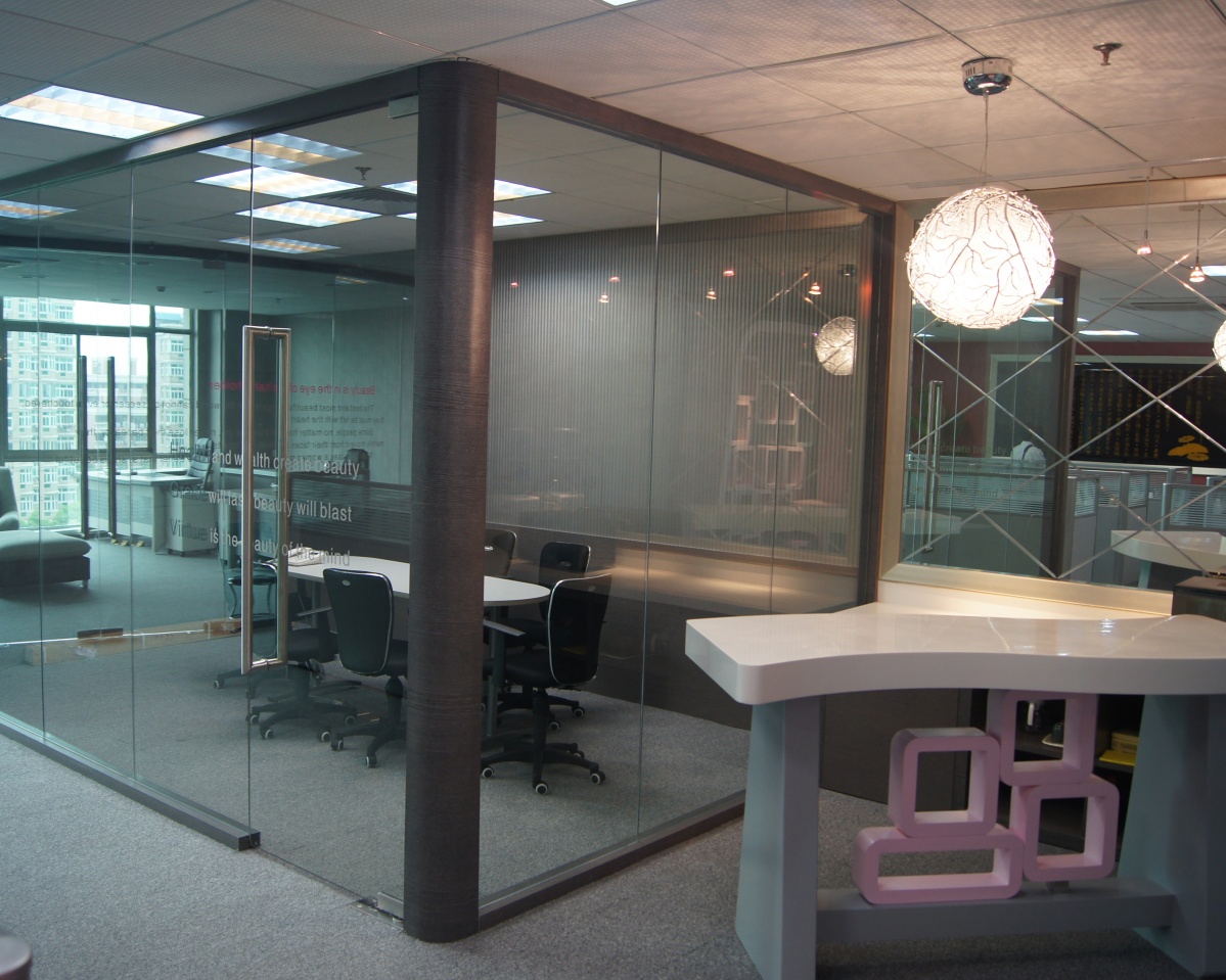 老板办公室装修效果图 小型 54dc016265689ef159c8e844.jpg